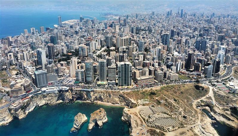 Pigeons  inflight  landing  windowseat  pigeonrocks  beirut  skyline ...