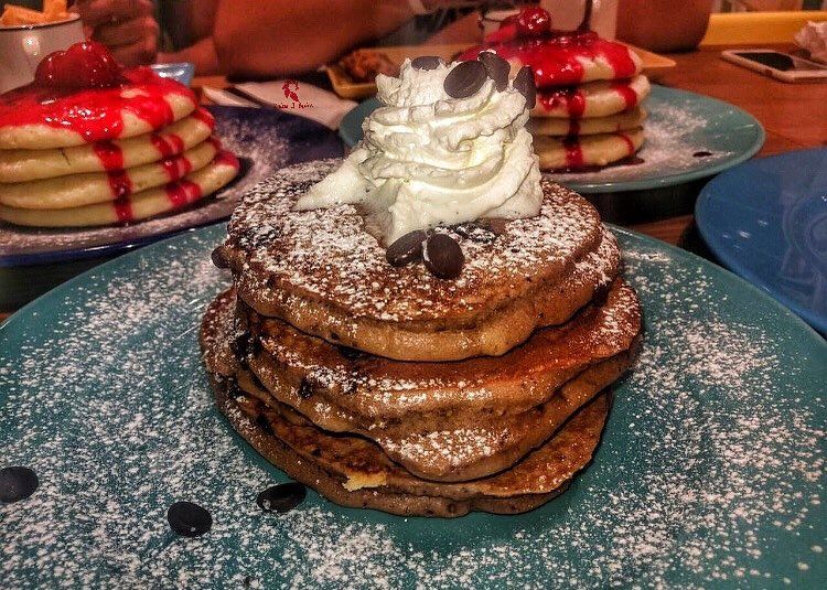 Pile them up! 🥞 🤙.====================📍 @ihop ..====================... (Lebanon)