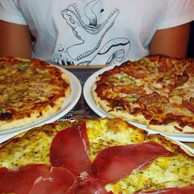 Pizza makes me think that anything is possible... So i request 3 pizza 😜😜😜 Photo capture  @micellis by @fuck.the.diet  (Micelli's)
