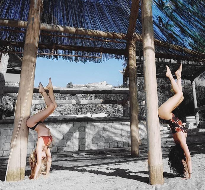 •Poliniis•.. poliniis  poledancer  double  doubletrouble  handstand ...