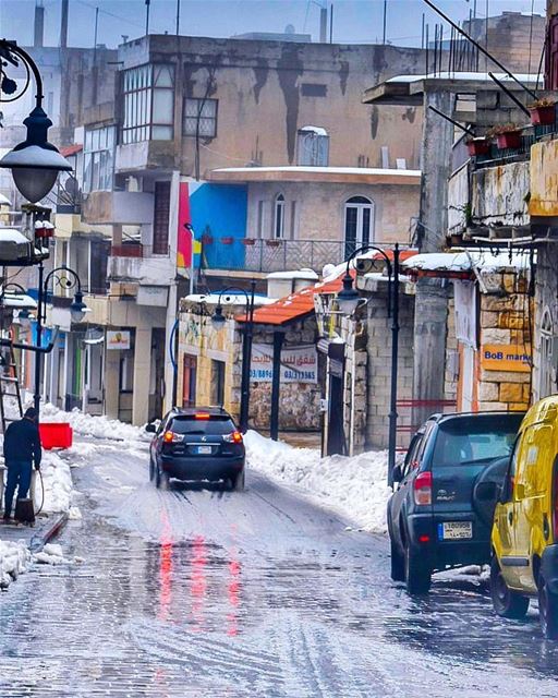 Positivity runs through the streets of my beautiful EHDEN😍❄️💚✨By @hasnaf (El Miden Ehden)