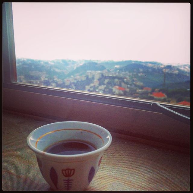 Pour moi, le bonheur est composé de petits instants de joie qui sont présen (Lebanon)