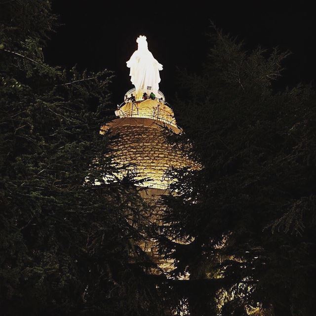 Pray for us 🙏 lebanon  harissa  kesserwan  goodnight  pray  prayforus ... (Harîssa, Mont-Liban, Lebanon)