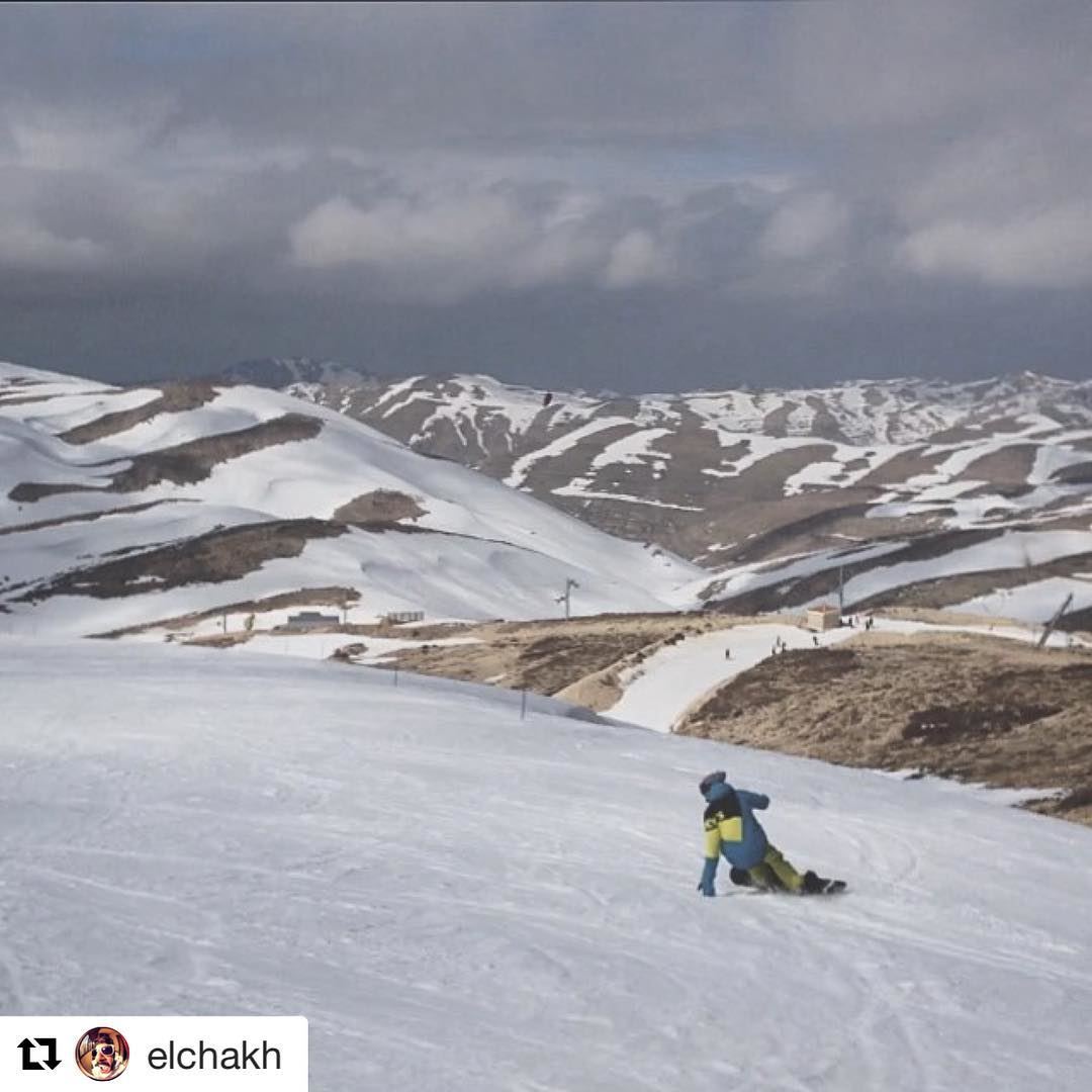 Prayed for snow.. Prayers answered 🙌🏾🎉💫. thankthestorm  snowsnowsnow... (Mzaar Kfardebian Ski Resort)