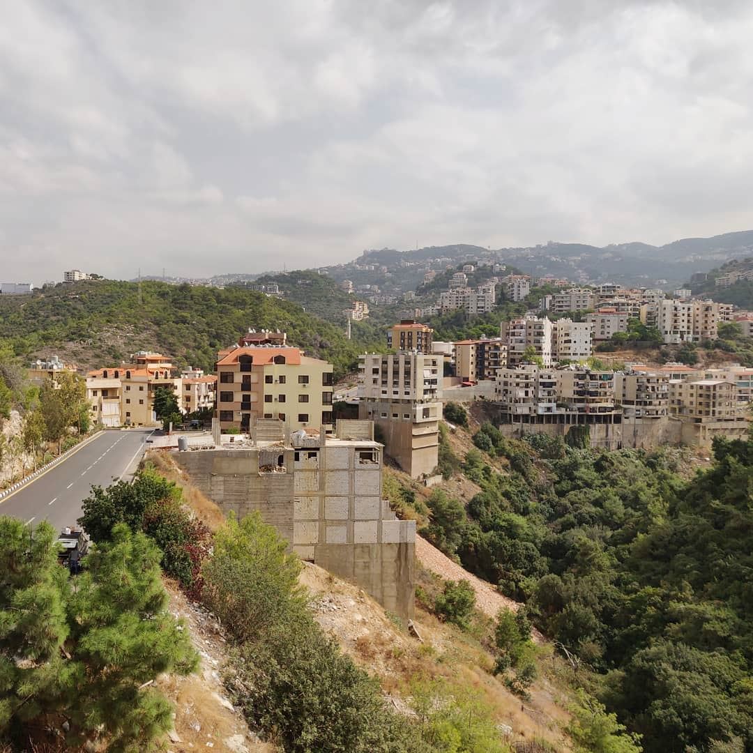 Pretty suburb... (Bchamoun, Mont-Liban, Lebanon)