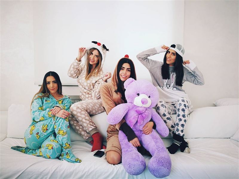 Pyjama partay  SetLife 📸 :@ziad ...... set  photoshoot  girls  vsco...