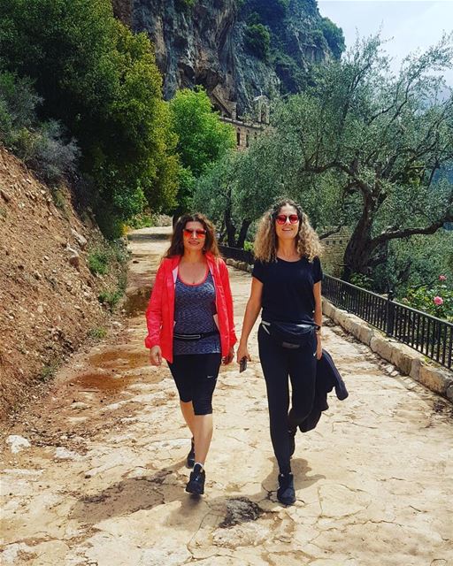 Qannoubine ou la vallee sainte...La ou des hommes depuis des siecles sont... (Kadisha Valley)