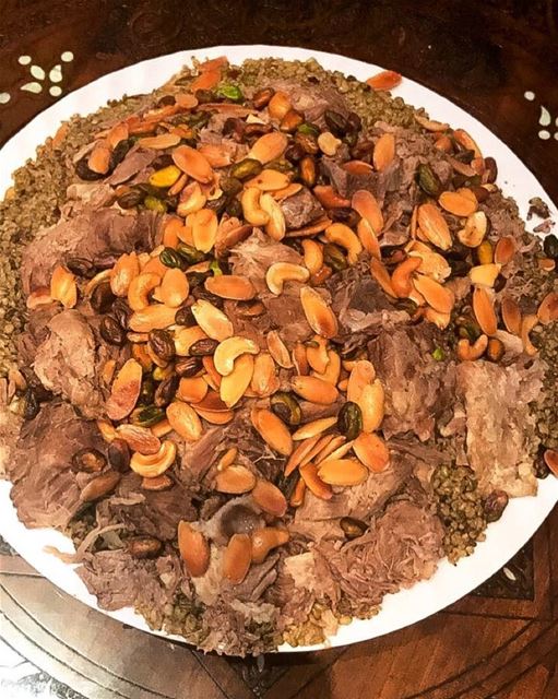 Que tal essa foto do delicioso Frike, prato libanês de carneiro com trigo...