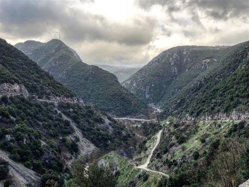  rain  raining  rainyday   rainydays  water  clouds  cloudy  photooftheday... (Mount Lebanon Governorate)