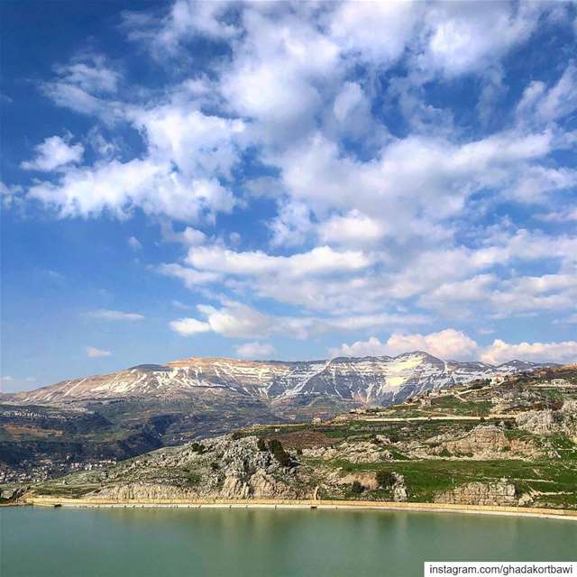 Raindrop destination  springtime🌷 ..... mountain  snowmelt ... (Zaarour Lake)