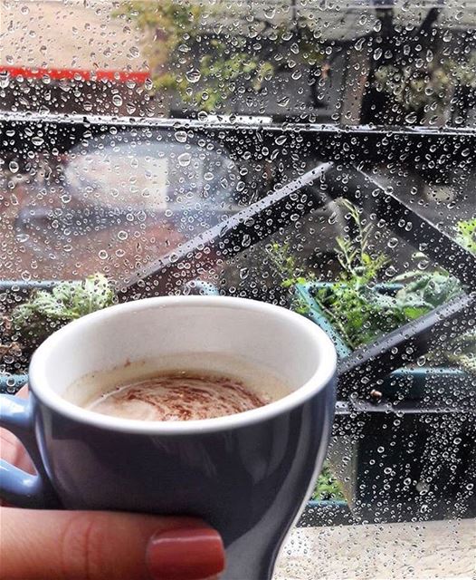  rainyday  loverainyweather  december  raindrops  hotchocolate ... (Saïda, Al Janub, Lebanon)