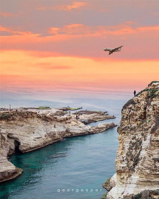 Raouché Beirut 🇱🇧.... proudlylebanese  beautifullebanon ... (Beirut, Lebanon)