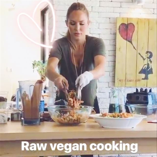 🌟Raw Vegan Workshop🌟This Saturday in Safi @exhalebeirut 11.30am -1.30...