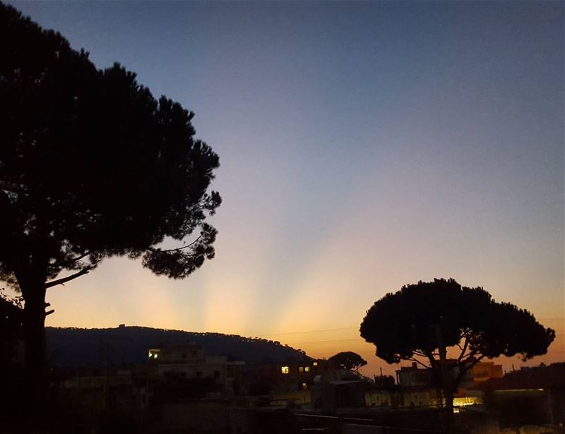 rays sunset nature blue  sky sunnyday  pinetrees  photooftheday best... (Bzébdîne, Mont-Liban, Lebanon)