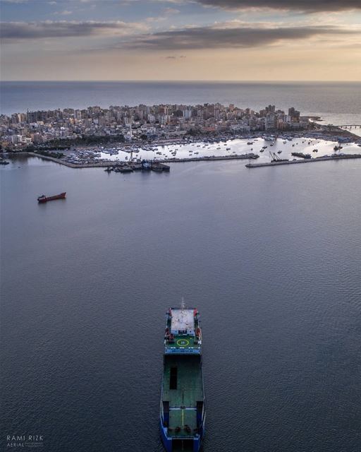 Ready to Dock🚢...  lebanon  mina  tripoli  dji  drones  quadcopter ... (El Mîna, Liban-Nord, Lebanon)