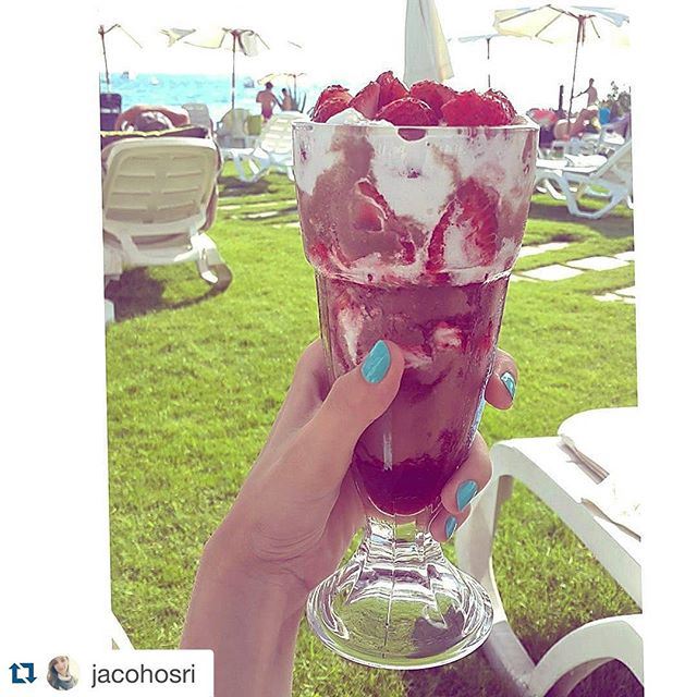 Relax and enjoy your fruit cocktail with extra chocolate and strawberry  at the beach  (ATCL)