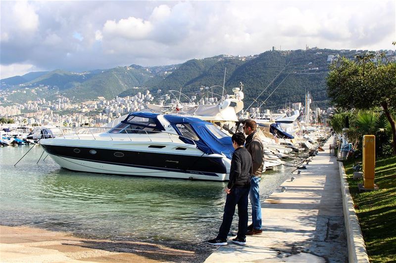 Reminiscence..  sea  mountain  children  boats  marina  shotwithlove ...