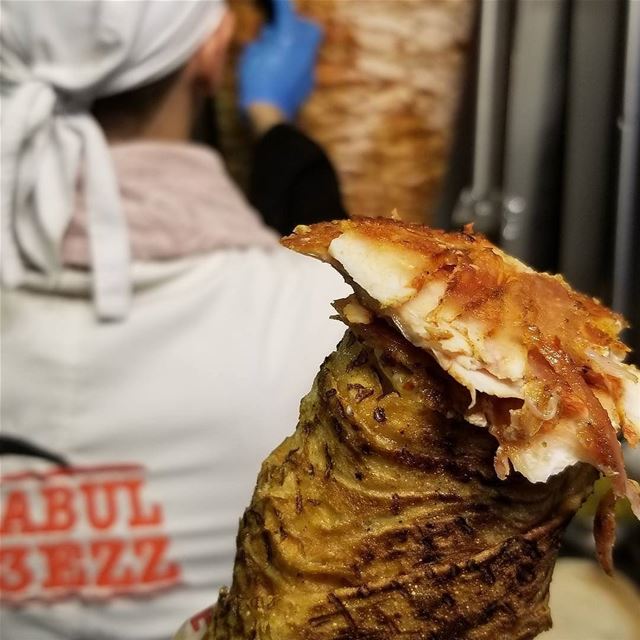  Repost @abul3ezzstreetfood・・・ shawarma  abul3ezz  abul3ezzstreetfood ... (Abul3ezz)