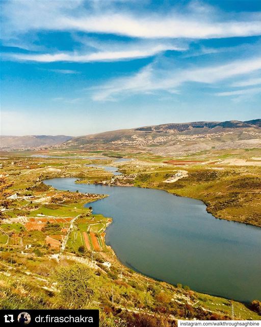  Repost @dr.firaschakra ・・・ مشّي معي وصلنا على التلّة  الكون كلّو منغمرو بط (Saghbin, Béqaa, Lebanon)