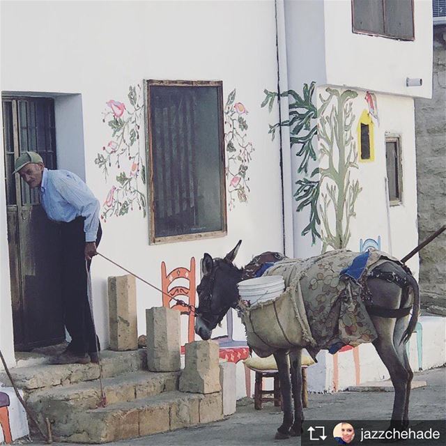 Repost from @jazzchehade Off street parking  saghbine  shadysgonewild ... (Saghbîne, Béqaa, Lebanon)