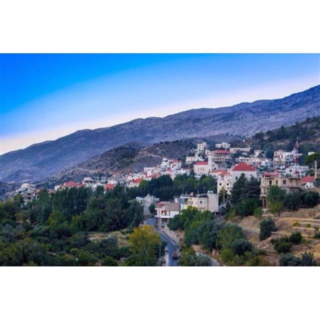 Repost from @riadkanaan  walkthroughsaghbine  whatsaplebanon  lebanon ... (Saghbîne, Béqaa, Lebanon)