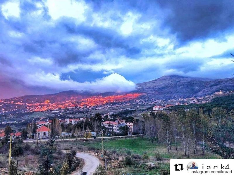  Repost @j.a.c.k4 with @get_repost・・・Nubivagant mode..☁🔴.......... (Chbânîyé, Mont-Liban, Lebanon)