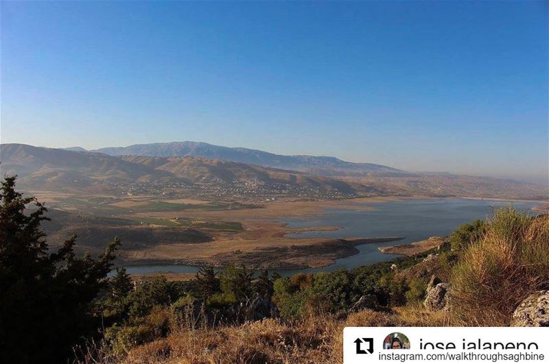  Repost @jose.jalapeno ・・・Missing these village viewz ⛰ ... (Saghbîne, Béqaa, Lebanon)