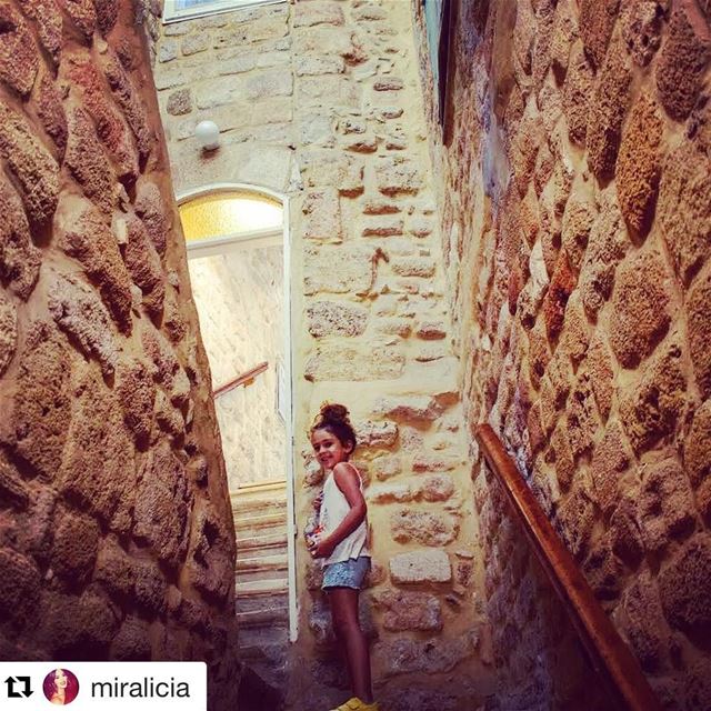  Repost @miraliciaToday Alicia explored the beautiful maze of  saida 's...