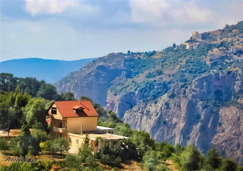  Repost @nidal.majdalani (@get_repost)・・・لبنان يا قطعة سماعالأرض تاني ما (Bcharré, Liban-Nord, Lebanon)