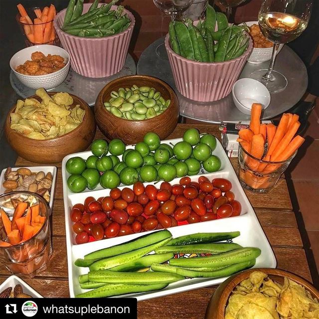  Repost @whatsuplebanon with @repostapp・・・One table, many Lebanese...