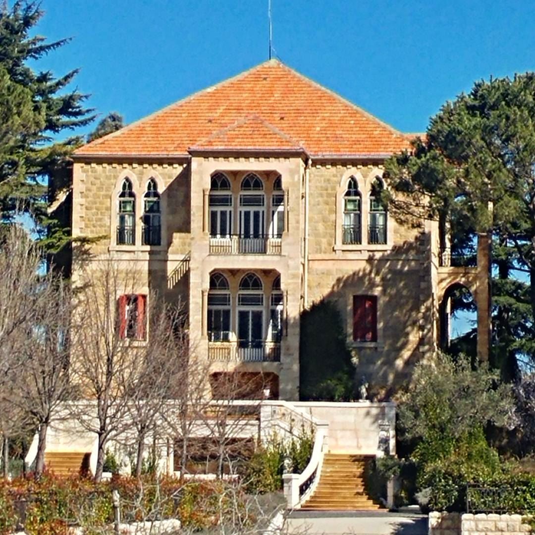 Residence of a live Prince with a 360degree view of both the snow-capped... (Sawfar, Mont-Liban, Lebanon)
