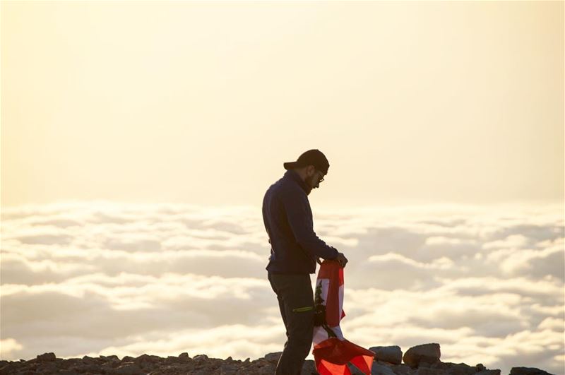 Resting somewhere above the clouds ☁️☁️📷: @elieggemayel ........ (Qurnat as Sawda')