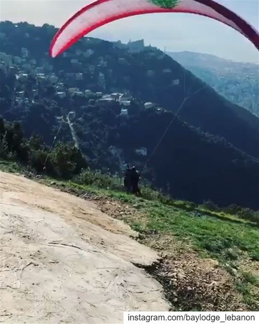 Rise up 🎈  BeautifulDay  HelloSpring  LiveLoveLebanon📷 @paraglidingclubt (Harîssa, Mont-Liban, Lebanon)