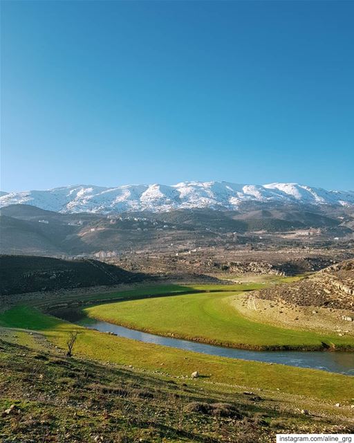 🏞 river  landscape  mountain  snow  sky  bluesky  nature  outdoor  water... (Saghbîne, Béqaa, Lebanon)