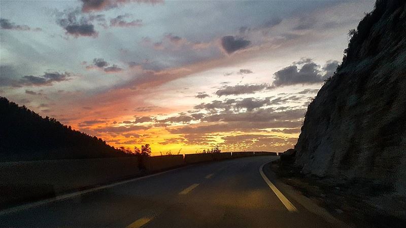 Road to heaven 🌅.... sunset  sky  skyline  nature  road  instagram ... (Shailei)