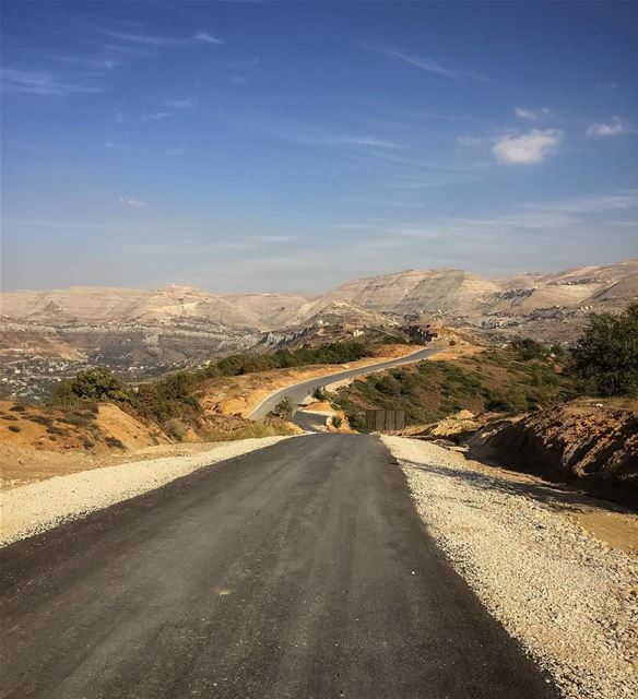 Road to  wonderland  roadtrip  openroad  mountains  mountainview ... (Lebanon)