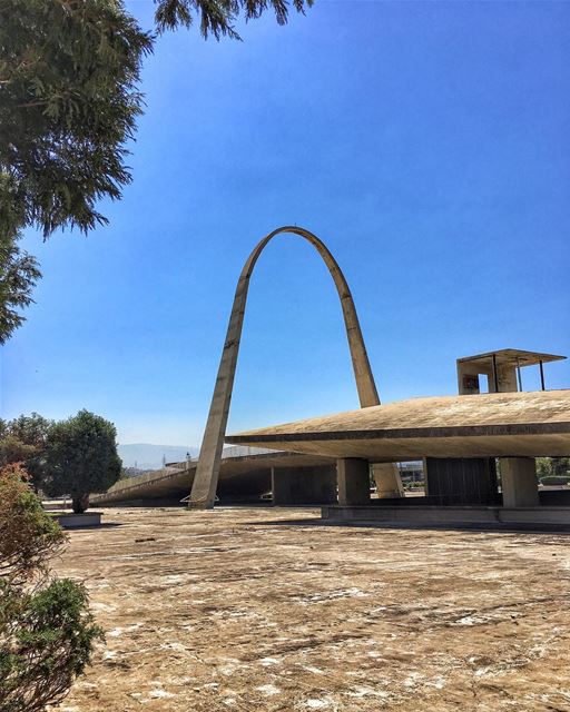 Roadtrips 🚗💨 A great way to learn about your country 🇱🇧  habibilebnen ... (Tripoli, Lebanon)