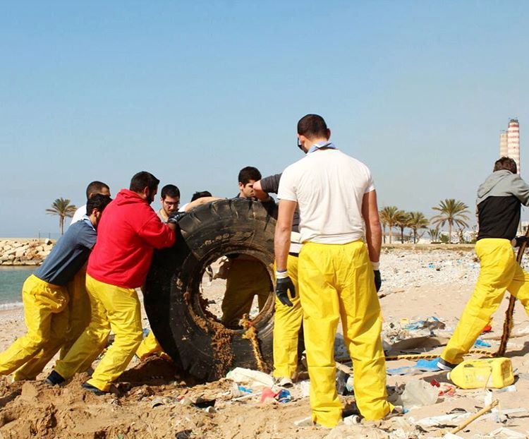 Rollin through 💪🏼one microplastic polluting wheel and helping hand at a... (Residence de La Mer)