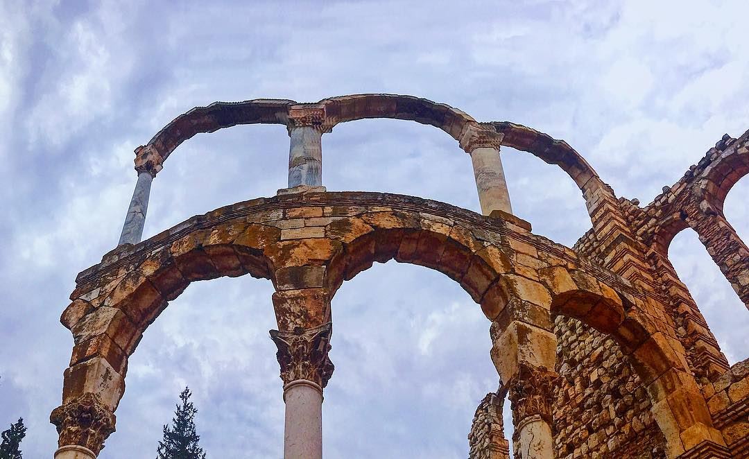 Ruins at Anjar lebanon 🇱🇧 traveling 🏕 wein_maher 🤷🏻‍♂️......... (`Anjar, Béqaa, Lebanon)