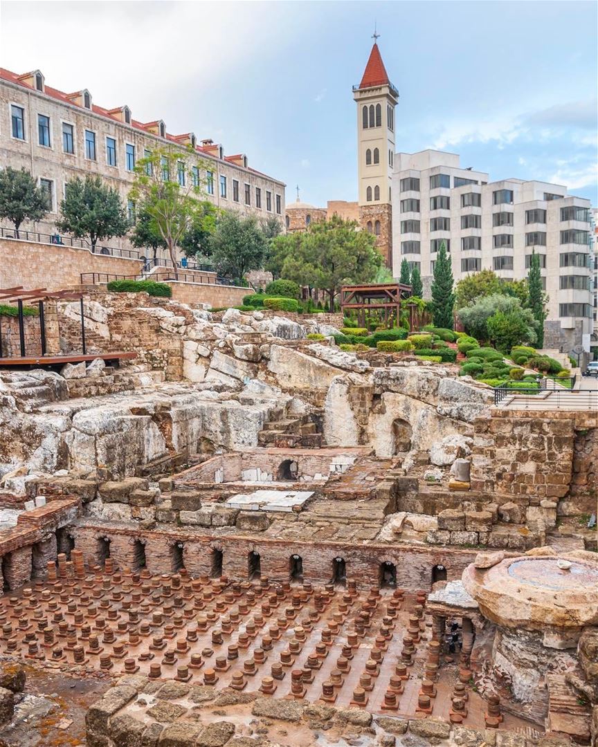 Ruínas de termas romanas descobertas durante escavações no centro de... (Roman Bath Ruins - Beirut)