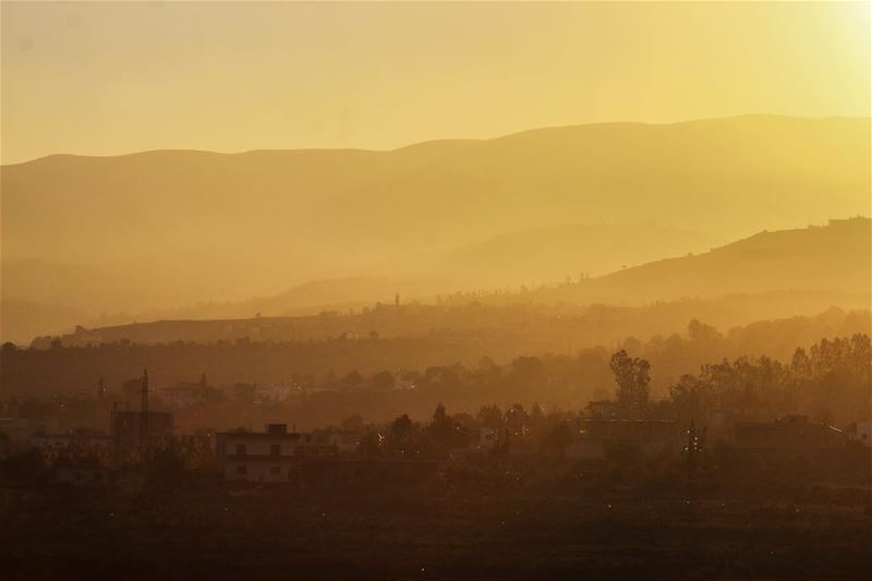 S U N R I S E 📸   livelovebeirut  proudlylebanese  nationalart ... (`Akkar, Liban-Nord, Lebanon)