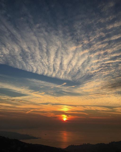 S.U.N.S.E.T 🌅🌅  livelovebeirut  sunset  afternoon  vibes  January  sky ... (El Kfour, Mont-Liban, Lebanon)