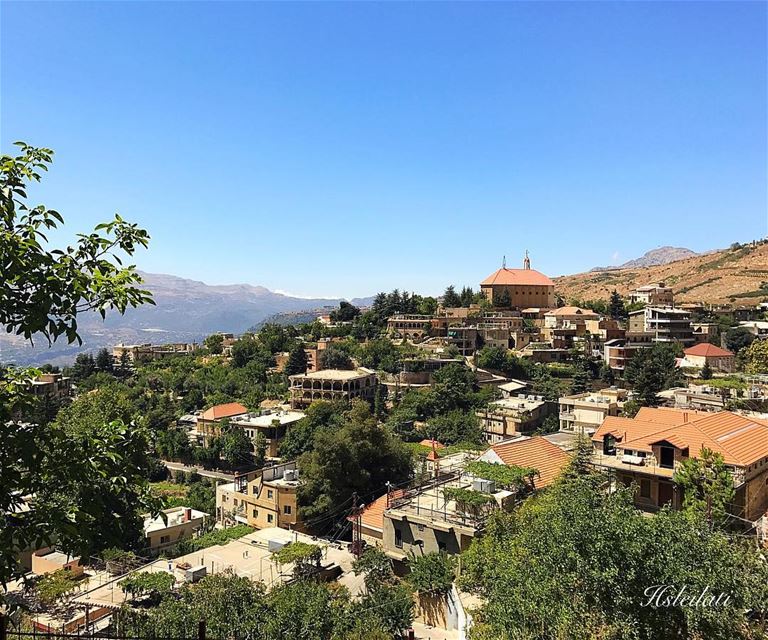 Sabaho from Akoura 😊 whatsuplebanon  insta_lebanon  ig_lebanon ... (Akoura, Mont-Liban, Lebanon)