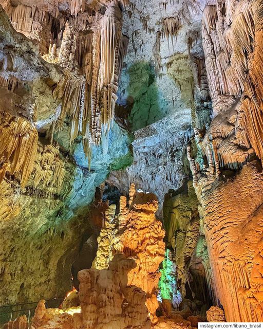 🇱🇧🇧🇷 Sabe aquele lugar que foto nenhuma vai expressar a grandiosidade... (Jeita Grotto)