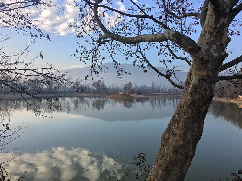 Sad but Beautiful .. taanayel  taanayellake  livelovebekaa  lakes ... (Deïr Taanâyel, Béqaa, Lebanon)