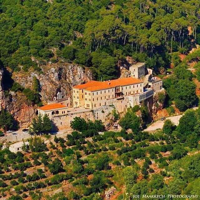 Saint Antonios, Qozhaya-Lebanon  ܕܝܪܐ ܕܡܪܝ ܐܢܛܘܢܝܘܣ ܩܘܙܚܝܐ‎  qozhaya ...