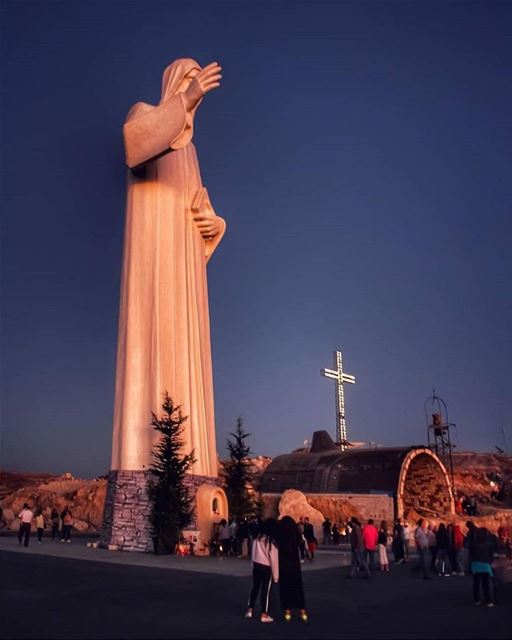 Saint CharbelWishing you a blessed evening 🙏❤️ By: @nidal.majdalani @reli (Faraya, Mont-Liban, Lebanon)