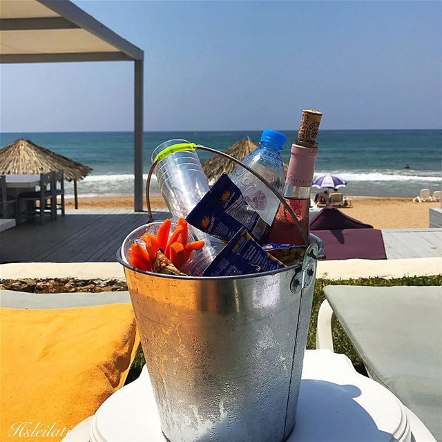 Salud🥂picnic al mar🛥🚤 whatsuplebanon  insta_lebanon  super_lebanon ... (Bamboo Bay)