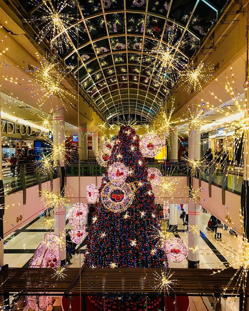 Sapin de Noël 🎄 - 📍 cityMall  christmas  christmasdecorations ... (BHV Lebanon)