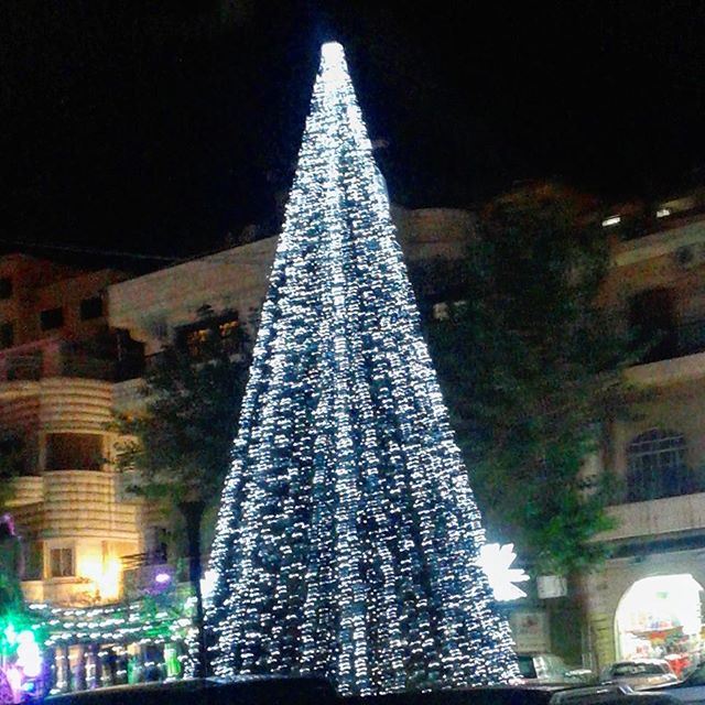 sapindenoel decoration christmas lights peace_on_earth🌎 (Zahle, Lebaon)